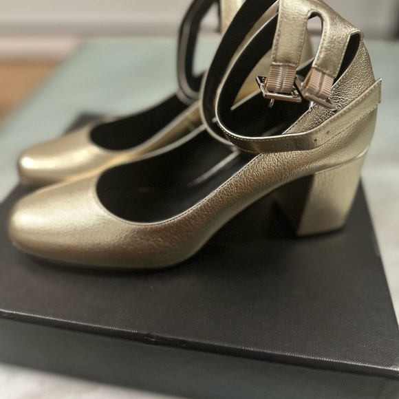Saint Laurent Paris Gold Women's Heels - Picture 3 of 5